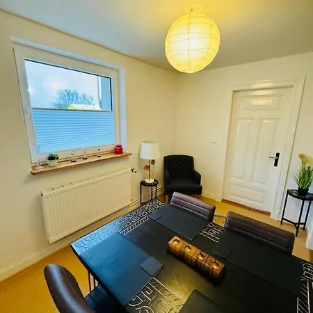 شقة Moderne In Kiel-holtenau, Strandnaehe, 2 Zimmer, Voll Ausgestattet, Gute Anbindung كيل