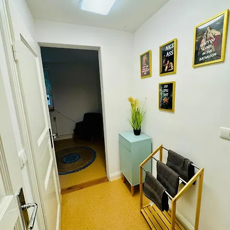 Moderne In Kiel-holtenau, Strandnaehe, 2 Zimmer, Voll Ausgestattet, Gute Anbindung كيل