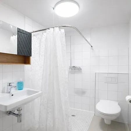 Apartment Moderne In Kiel-holtenau, Strandnaehe, 2 Zimmer, Voll Ausgestattet, Gute Anbindung *