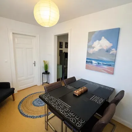Moderne In Kiel-holtenau, Strandnähe, 2 Zimmer, Voll Ausgestattet, Gute Anbindung Apartment
