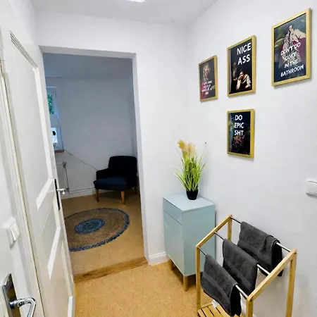 Moderne In Kiel-holtenau, Strandnähe, 2 Zimmer, Voll Ausgestattet, Gute Anbindung Apartment Kiel